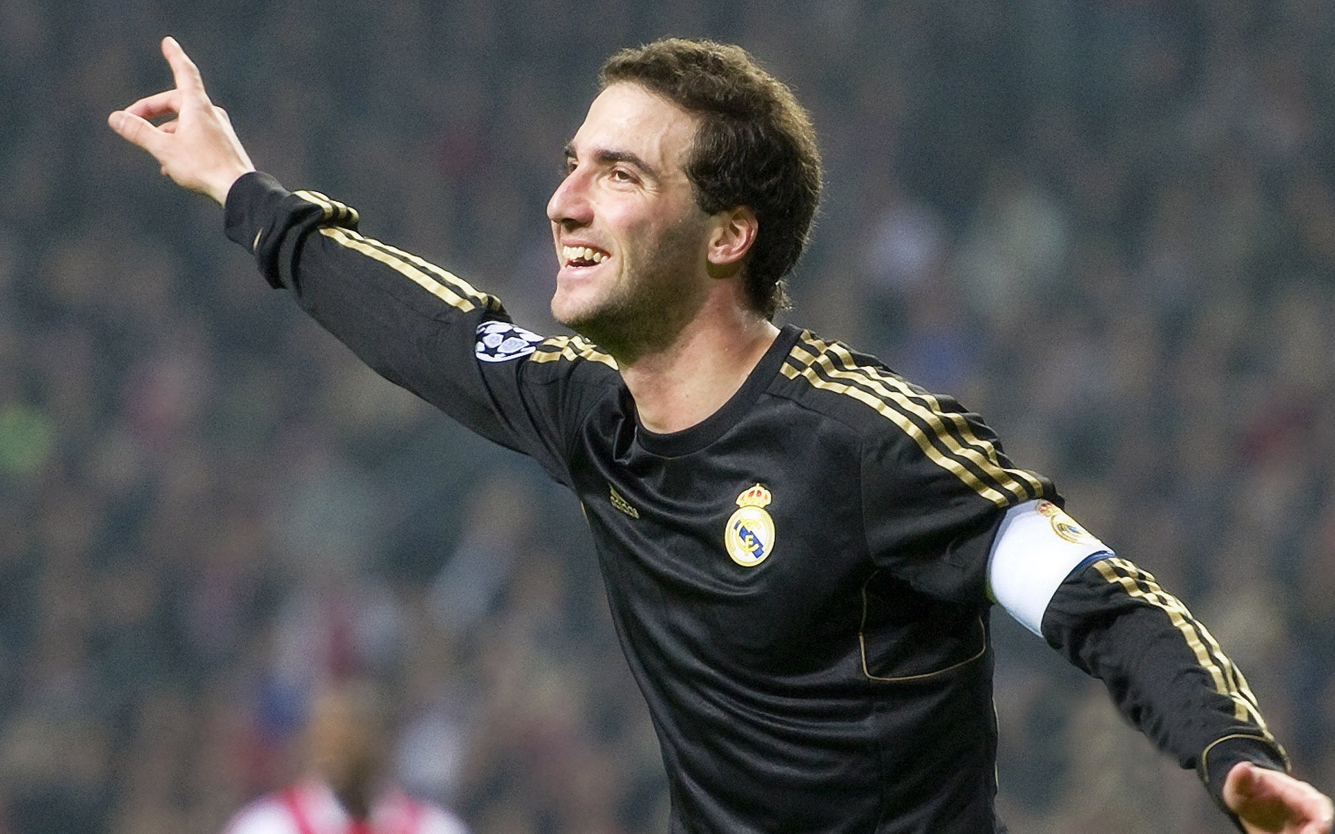 英超最后一刻：长传逆转奇迹出现，英超最后一名能拿多少转播钱