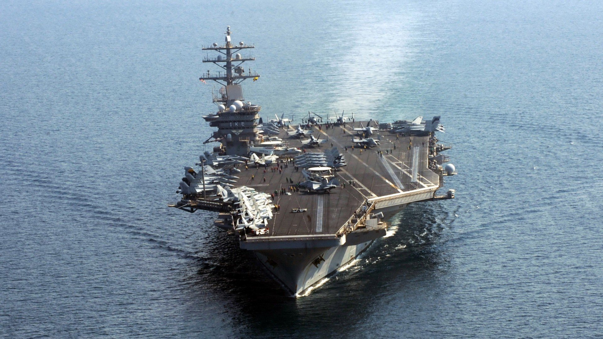 开云中国-德甲中场密集包夹，压制对手核心球员，德甲的球场